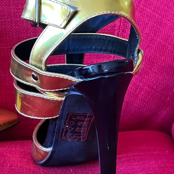 Shoes - Picture 6 of 10